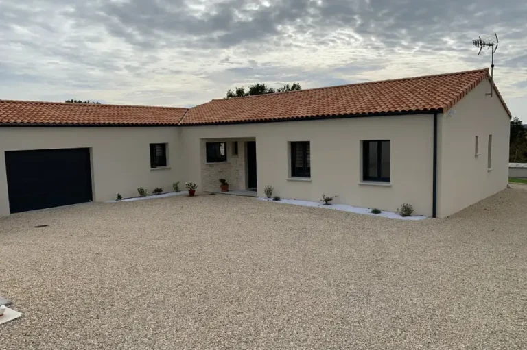 Construction d'une maison neuve, réalisation AJ2 contractant général